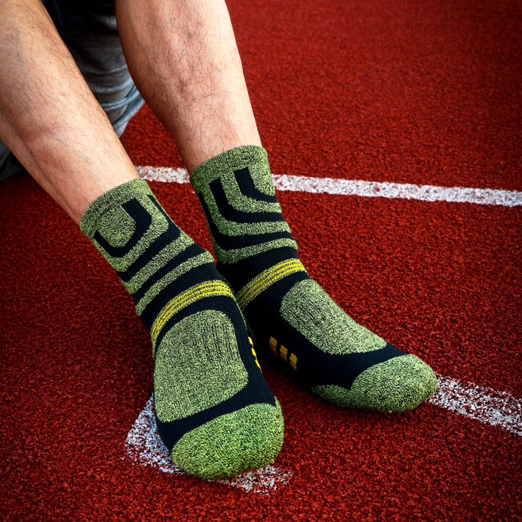 男性用ブリスターソックス,アウトドアスポーツ,ランニング,サ - Wool Hiking Sock のレビューと価格